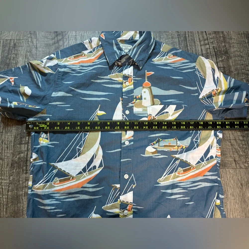 J Crew Shirt Mens Small Blue Hawaiian Boat Sailing Fishing Beach Ocean